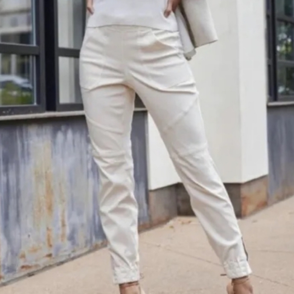 Spanx Stretch Twill Cargo Jogger Pants in Parchment Cream Medium (6-8)